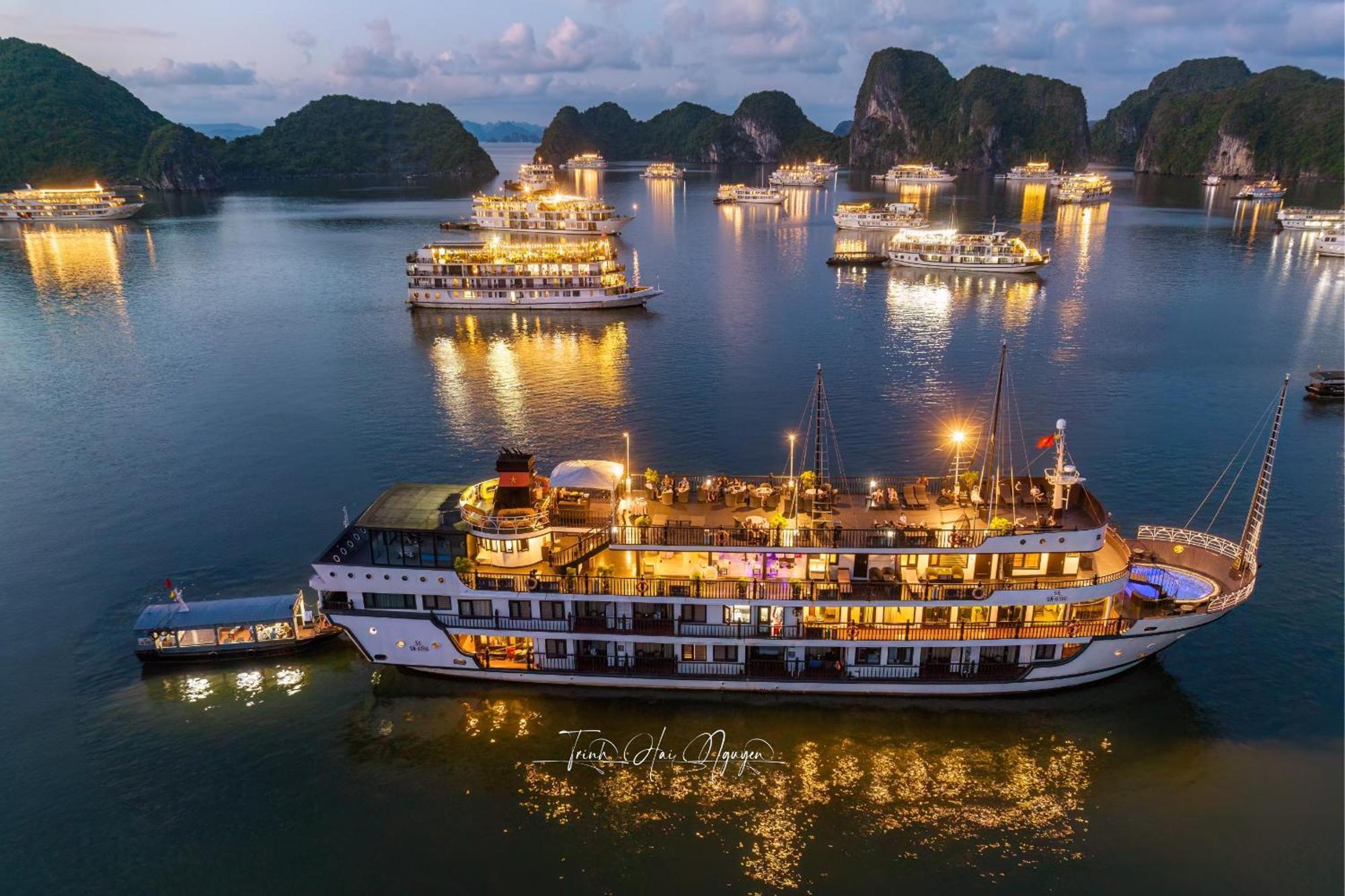 Alisa Premier Cruise Hotell Ha Long Eksteriør bilde