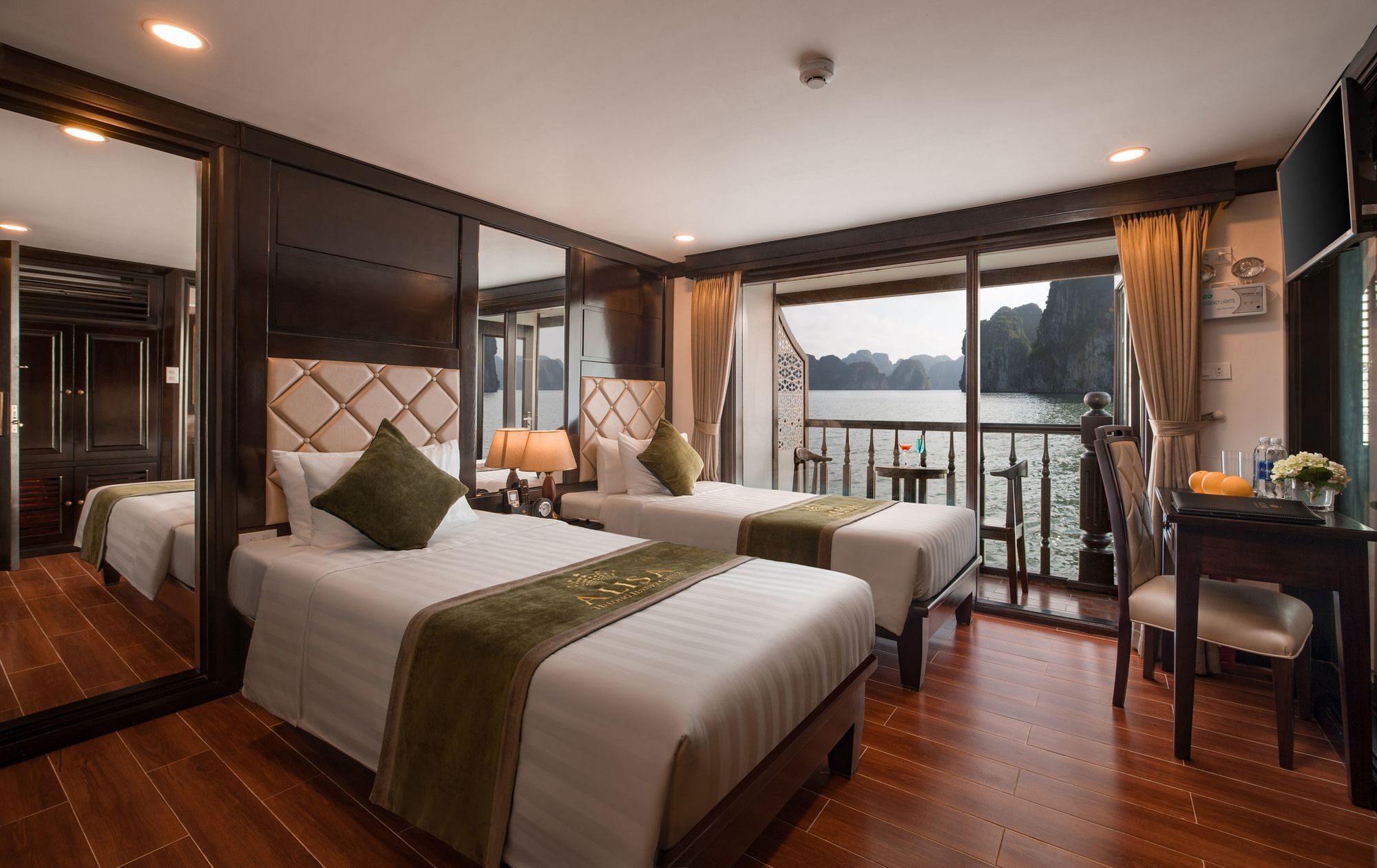 Alisa Premier Cruise Hotell Ha Long Eksteriør bilde