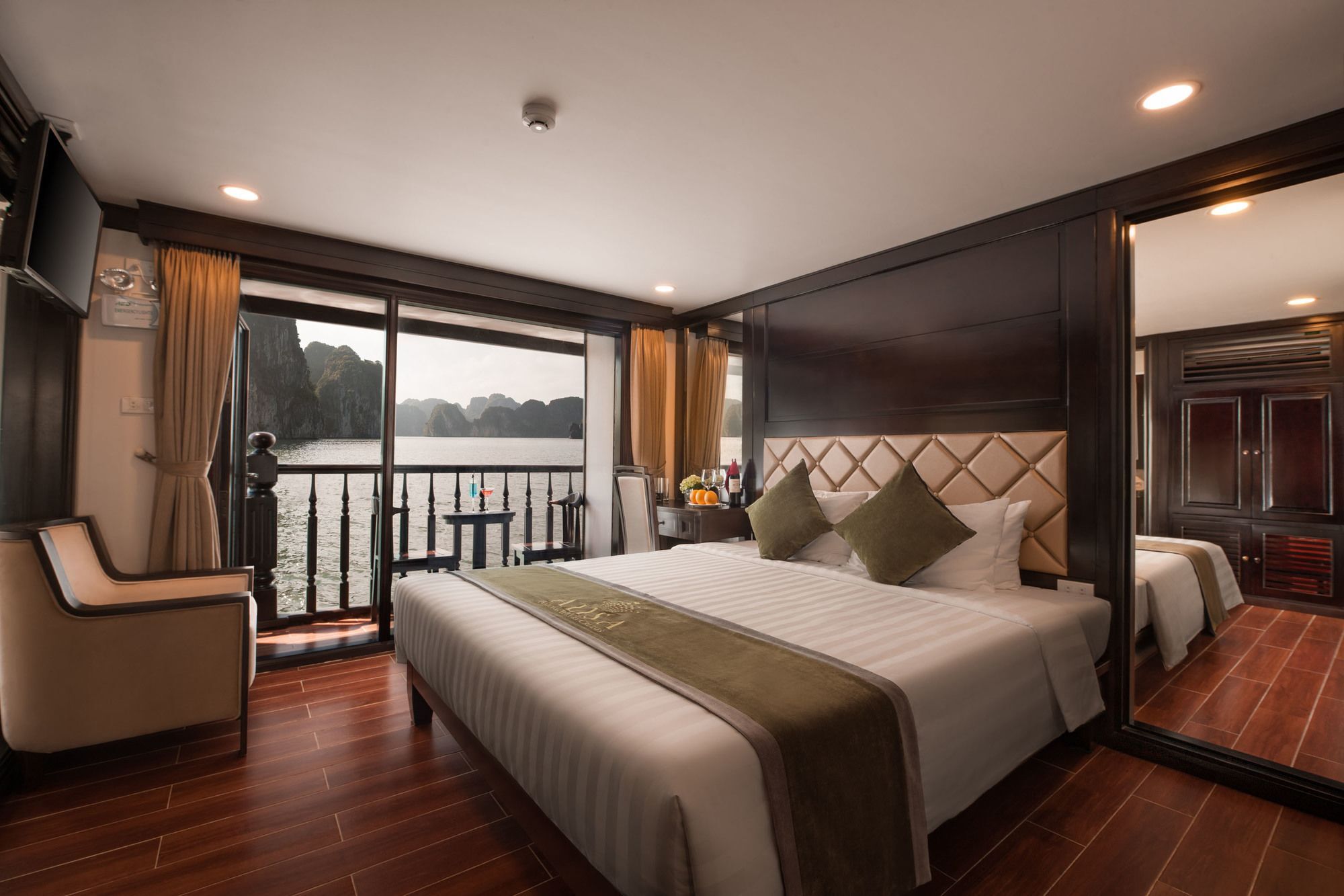 Alisa Premier Cruise Hotell Ha Long Eksteriør bilde