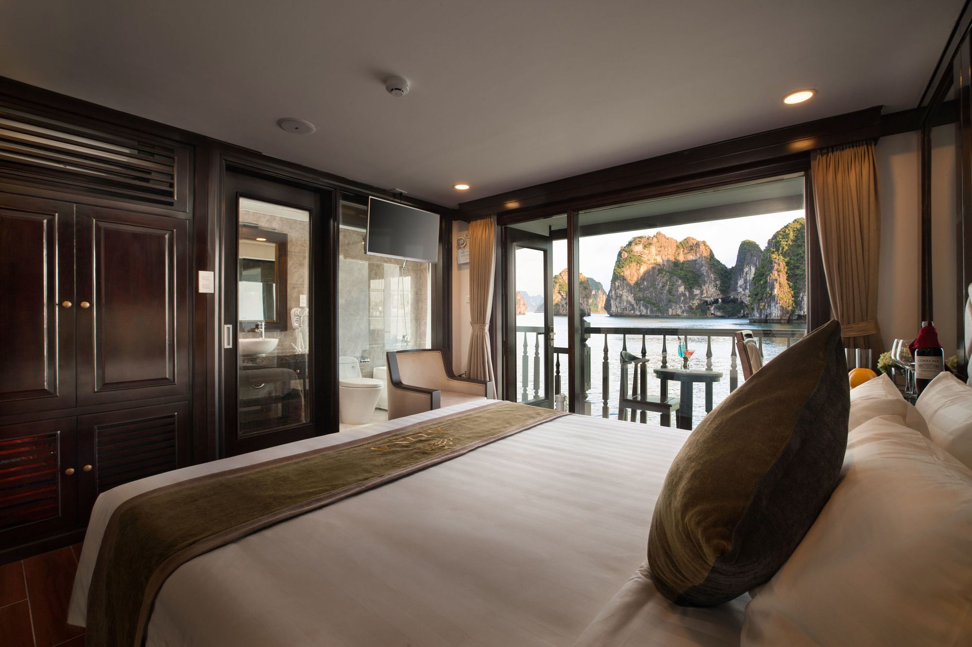 Alisa Premier Cruise Hotell Ha Long Eksteriør bilde